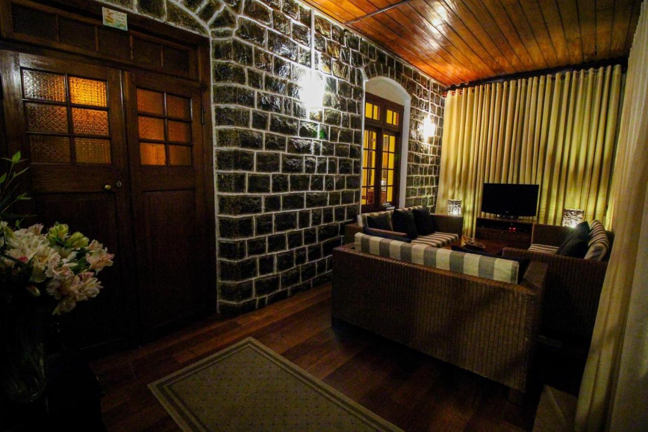נוארה אליה Brockenhurst Bungalow מראה חיצוני תמונה
