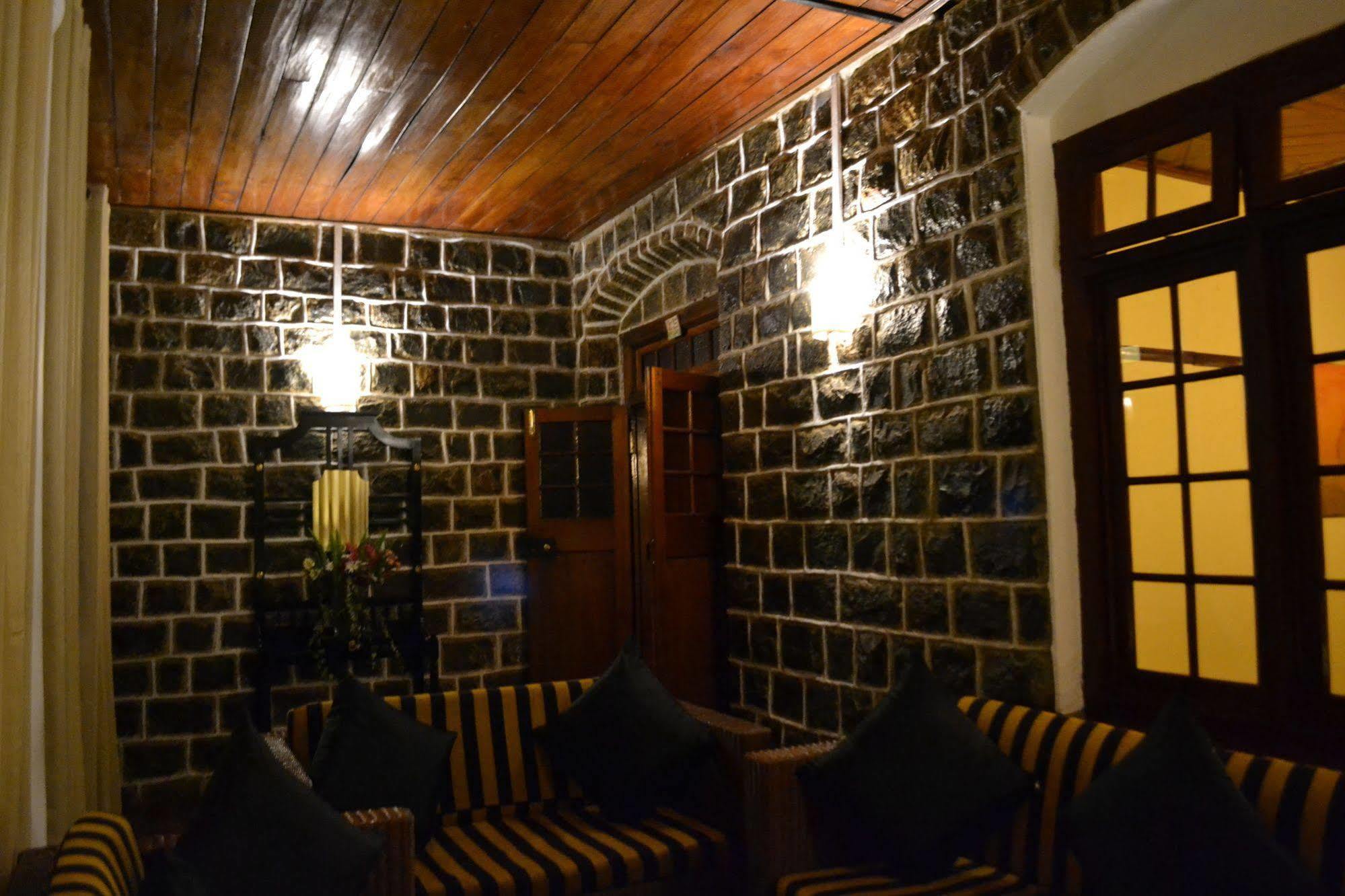 נוארה אליה Brockenhurst Bungalow מראה חיצוני תמונה