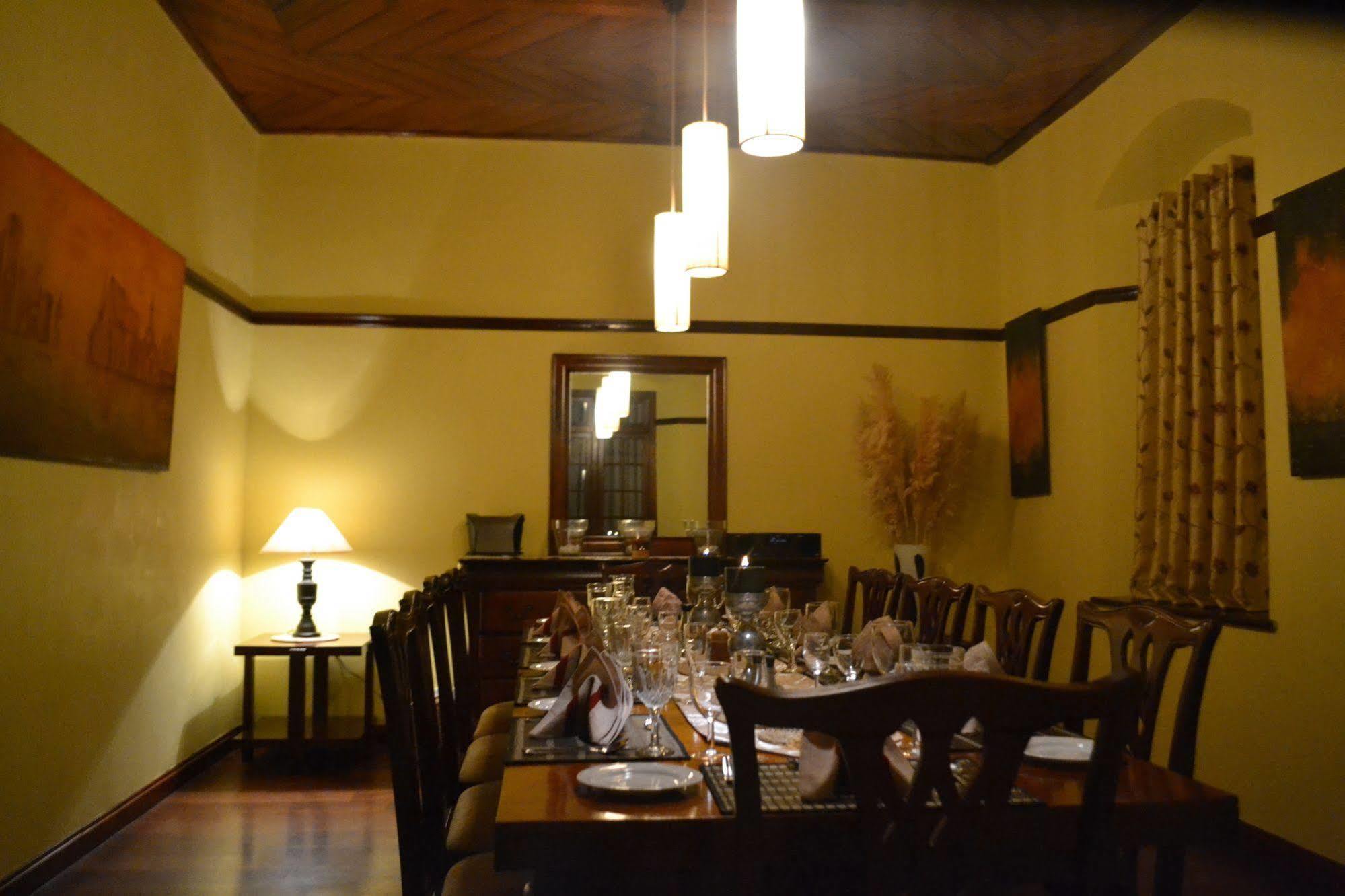 נוארה אליה Brockenhurst Bungalow מראה חיצוני תמונה