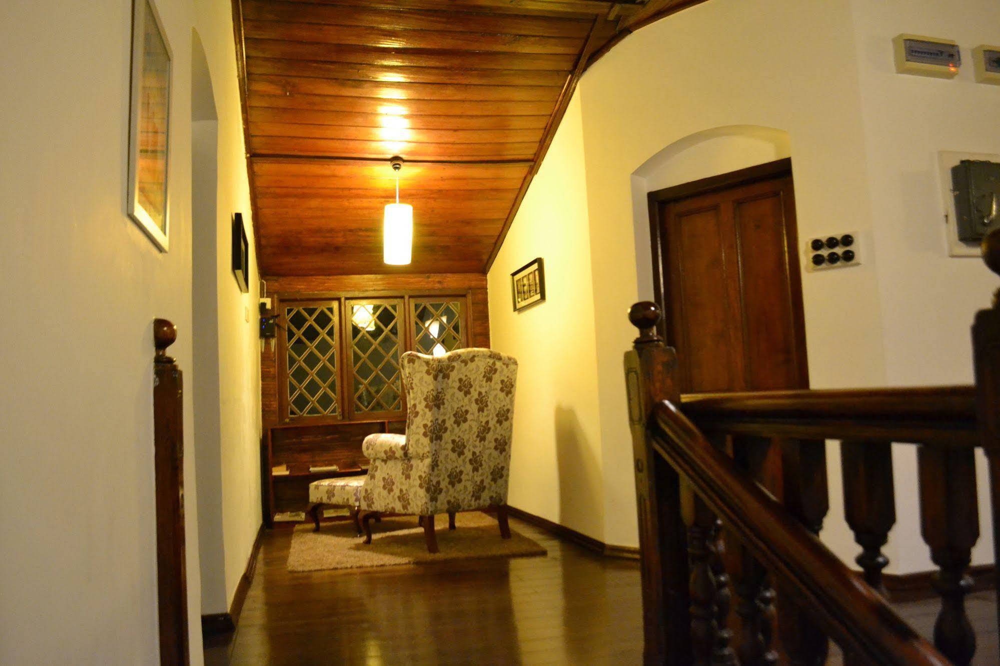 נוארה אליה Brockenhurst Bungalow מראה חיצוני תמונה