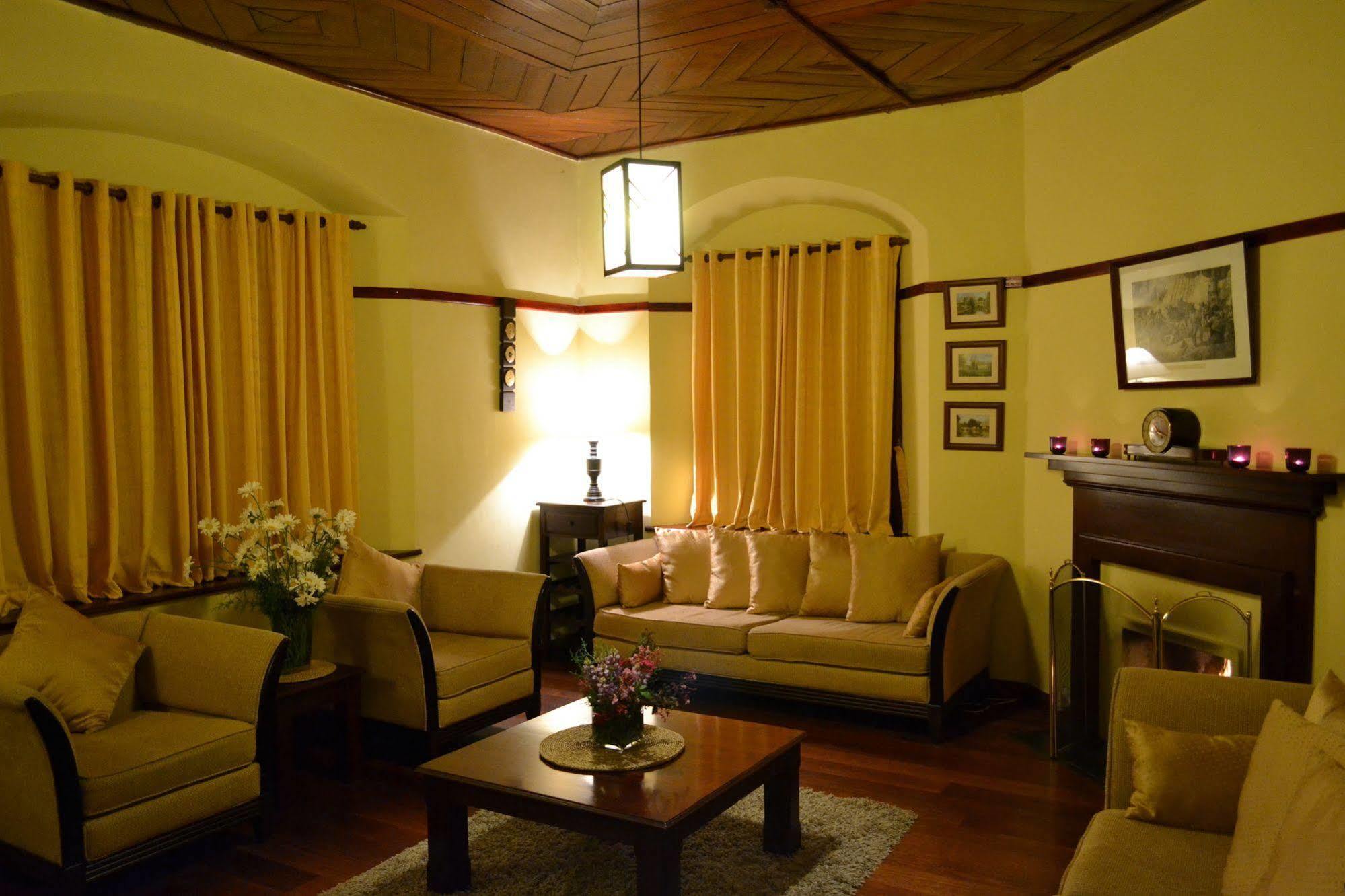 נוארה אליה Brockenhurst Bungalow מראה חיצוני תמונה