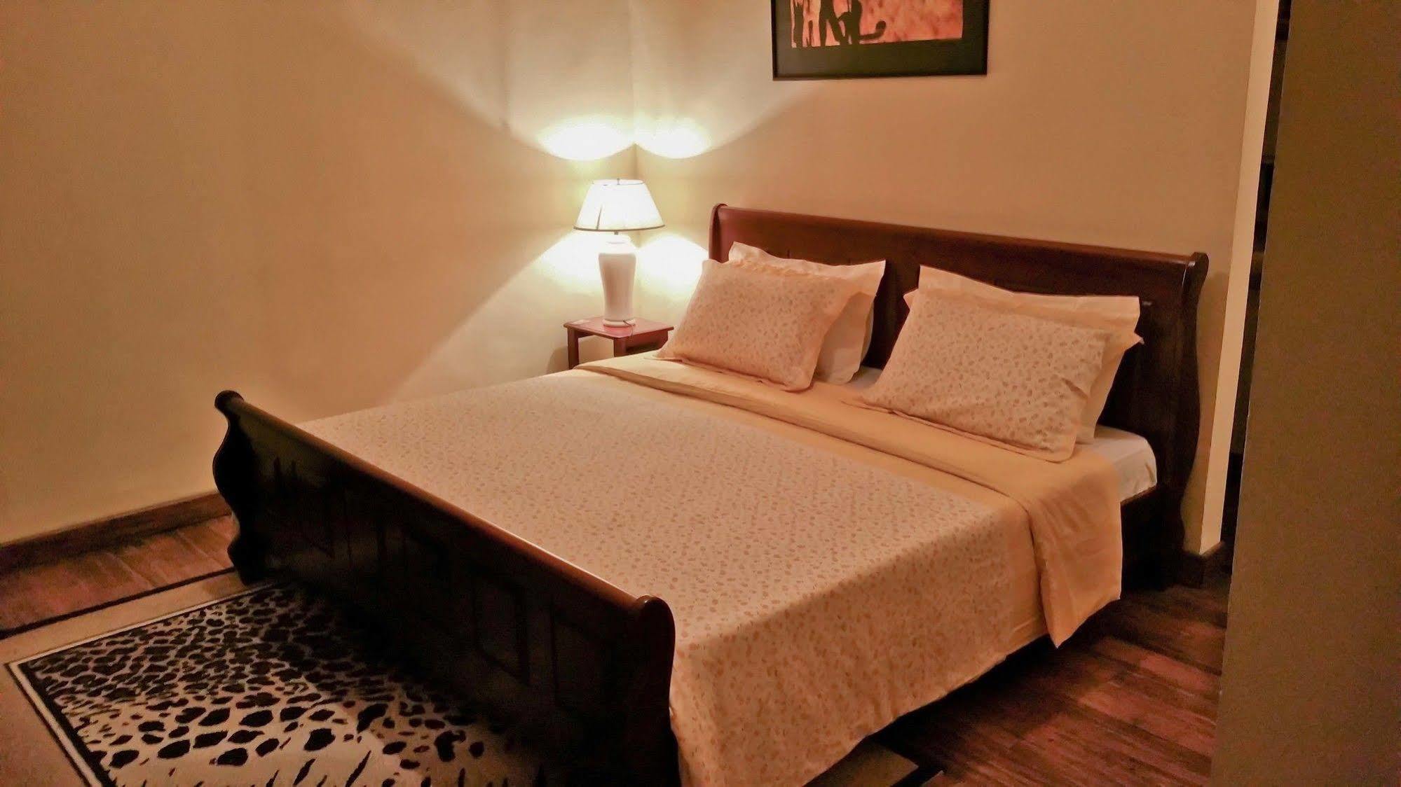 נוארה אליה Brockenhurst Bungalow מראה חיצוני תמונה